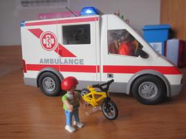 Playmobil 4221 sanitka (1/4)