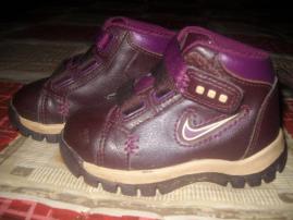 Fialové Nike aj na precho (2/4)