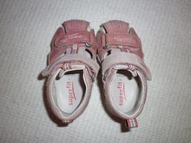 Sandalky superfit (2/3)