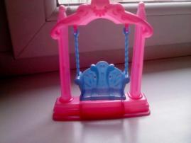 Krásna barbie na hojdačke (1/4)