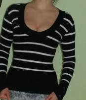 Ciernobiely sveter (1/1)