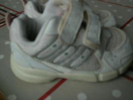 Adidas č.20 (1/2)