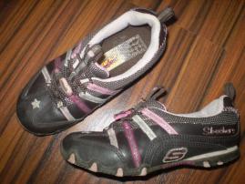Skechers (1/2)