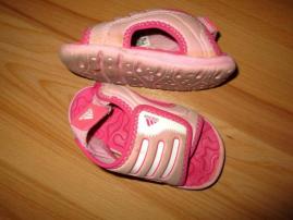 Sandalky adidas (1/1)