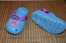 2x crocsy spolu (2/2)