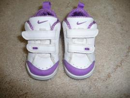 Bielo-fialové nike (1/4)