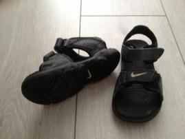 Sandalky Nike velkosť 22