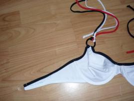 Bikiny (2/4)