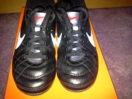 Kopačky Nike (2/4)
