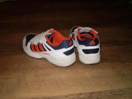 Adidas (3/4)