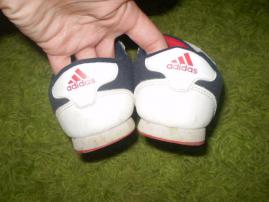 Tenisky adidas (3/4)