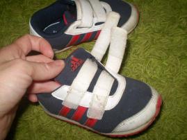 Tenisky adidas (4/4)