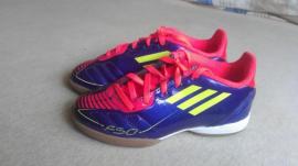 Halove kopacky adidas (1/3)