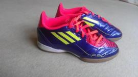 Halove kopacky adidas (2/3)
