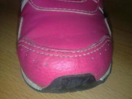 Tenisky adidas (2/4)