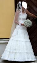 Krajkové svadobné šaty