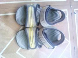 Sandálky adidas (3/4)