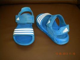 Bombové sandálky adidas (1/1)