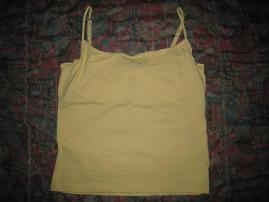 Top so všitou podprsenkou (1/3)