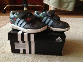Tenisky adidas (1/4)
