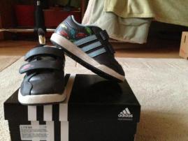 Tenisky adidas (2/4)