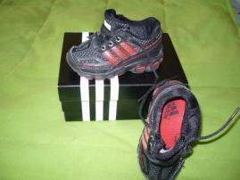 Tenisky adidas (1/2)