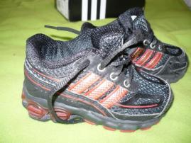 Tenisky adidas (2/2)