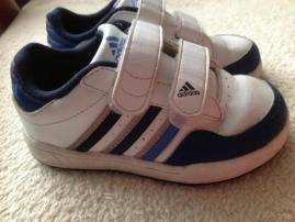 Tenisky adidas (1/4)