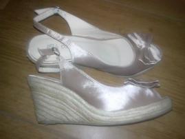 Sandalky (1/4)