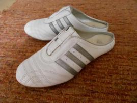 Adidas vsuvky (1/2)