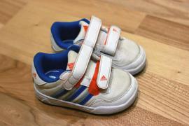 Tenisky adidas (1/3)