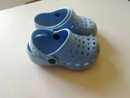 Crocs-y vsuvky (2/3)