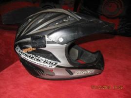 Cyklo prilba downhill (3/4)