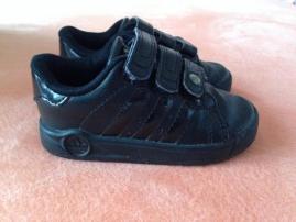 Tenisky adidas (2/4)