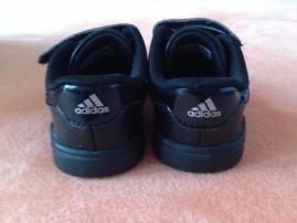 Tenisky adidas (3/4)
