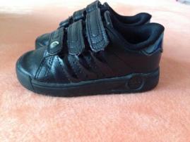 Tenisky adidas (4/4)
