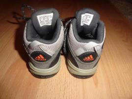 Trackingové botasy adidas (3/3)