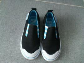 Plátenky adidas (1/1)