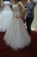 Elegantné svadobné šaty (2/4)