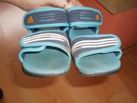 Sandálky adidas (4/4)
