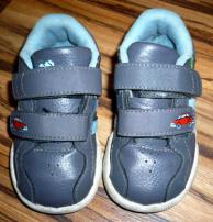 Tenisky adidas v.21 (2/3)