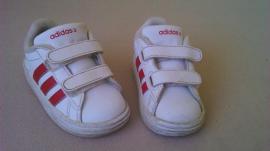 Tenisky adidas (4/4)