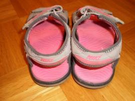 Nike sandálky (3/4)