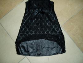 Elegantné krajkové šaty (3/4)