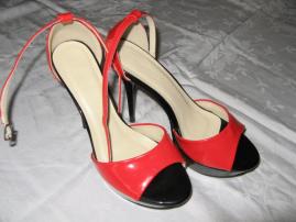 Nenosene sandale (3/4)