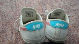 Nike (2/3)
