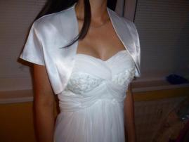 Svadobné šaty s vlečkou