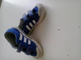 Adidas botasky 27 (1/2)