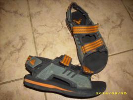 Sandálky adidas (1/3)