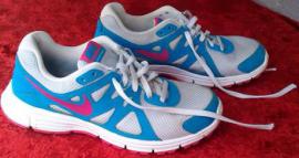 Nike botasky 37,5 (2/4)